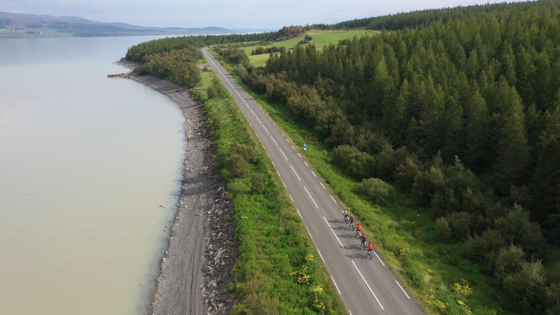 Group of cyclists competing in Tour de ormurinn cycling competition