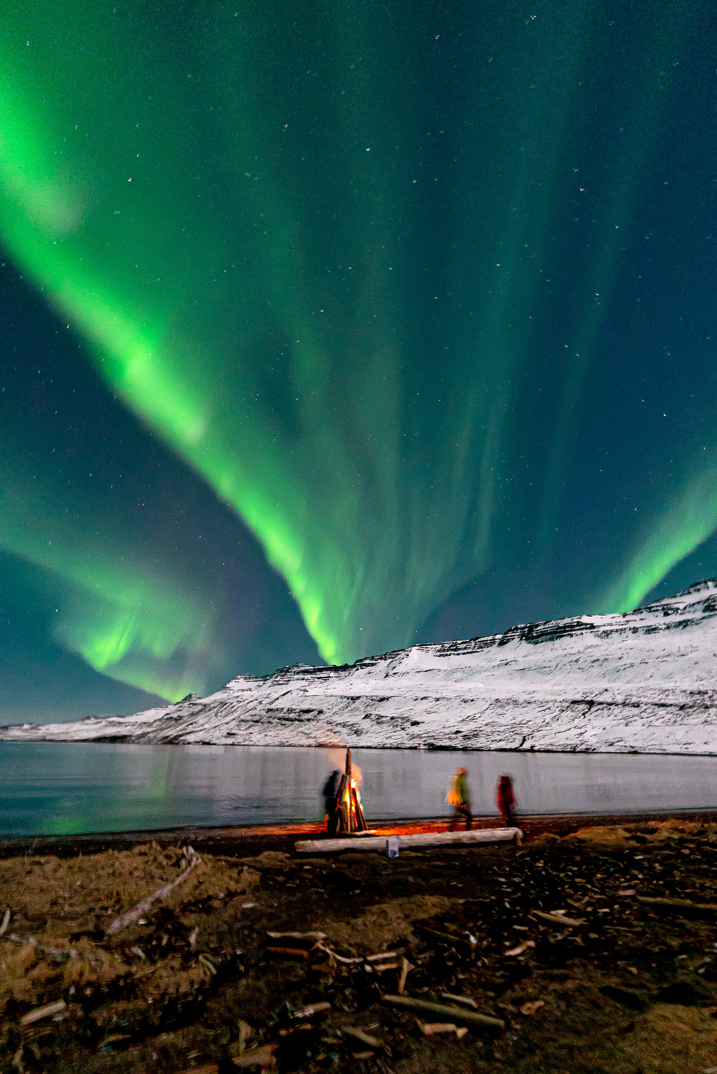 Varðeldur. Ljósmynd: Chris Burkard