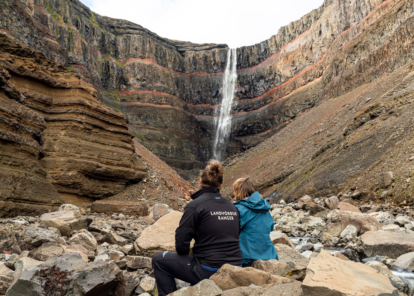 A hiker chatting to one of the rangers at Vatnajökull national park.