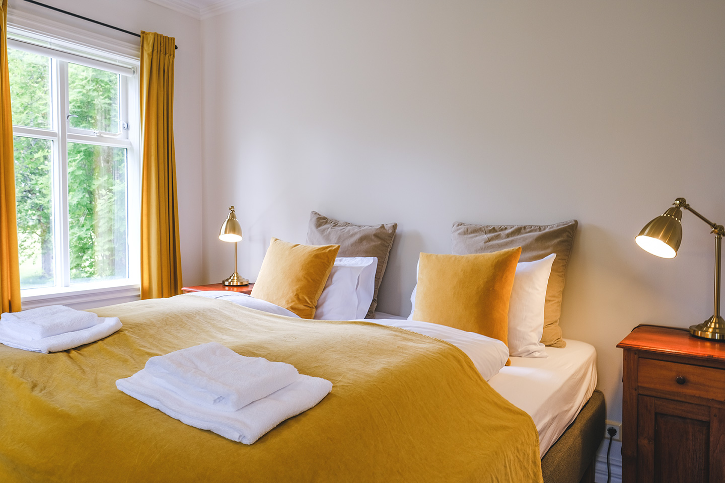 the interior of a hotel room