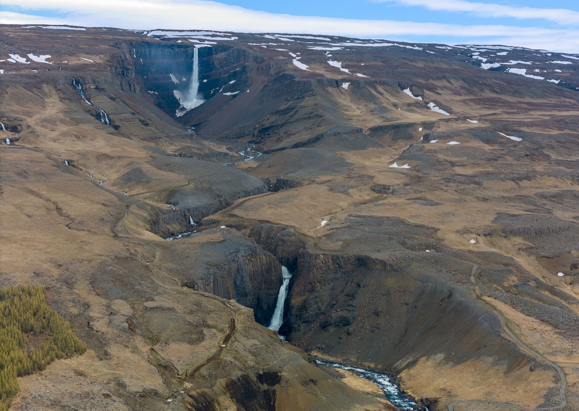 Hengifoss and Litlanesfoss waterfalls